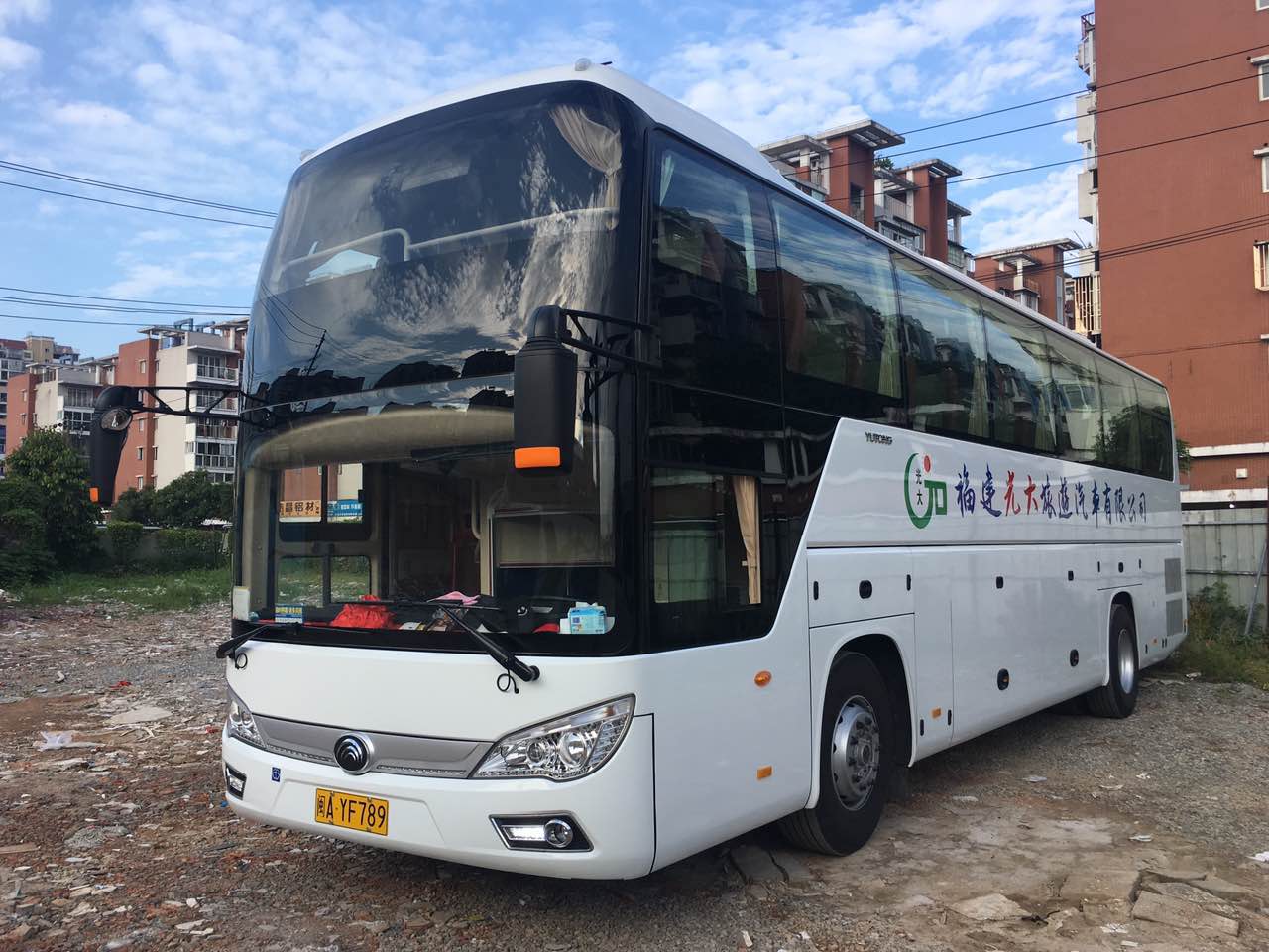 与爱同行惠游湖北停车场旅游大巴车_4096X2160_高清视频素材下载(编号:4957149)_实拍视频_光厂(VJ师网) www.vjshi.com